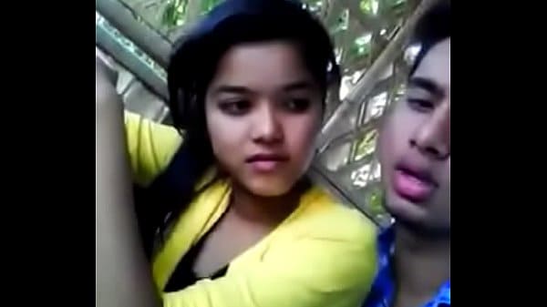 indian school student teen sweet girl,s boyfriend press boobs in garden