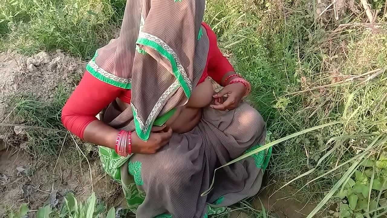 Indian village bhabhi fucking outdoor sex in hindi