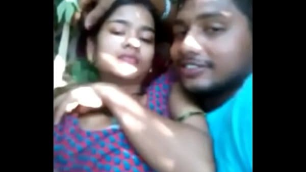 Desi college lovers hot kiss mms new porn video