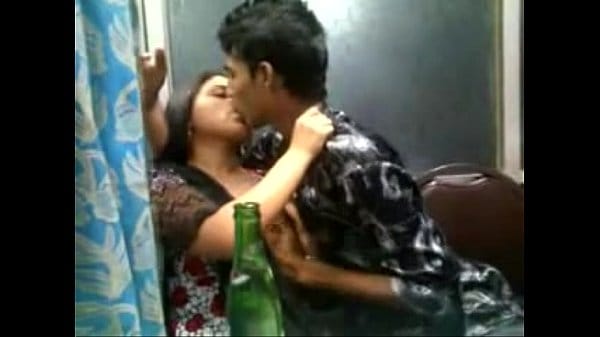 Horny Bagladeshi Girl Kiss with her boy frined in restrurent