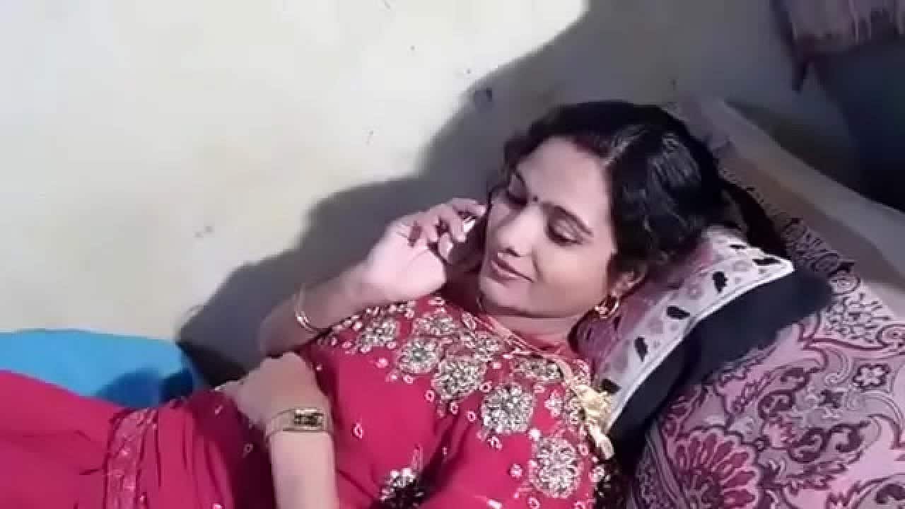 desi bhabhi romance Hot aunty make out video