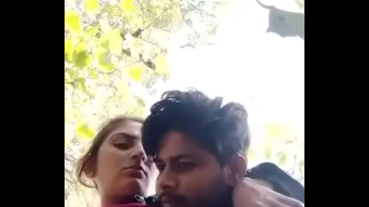 chudai video Horny Dehati Girl Outdoor Sex With Her Boyfriend MMS